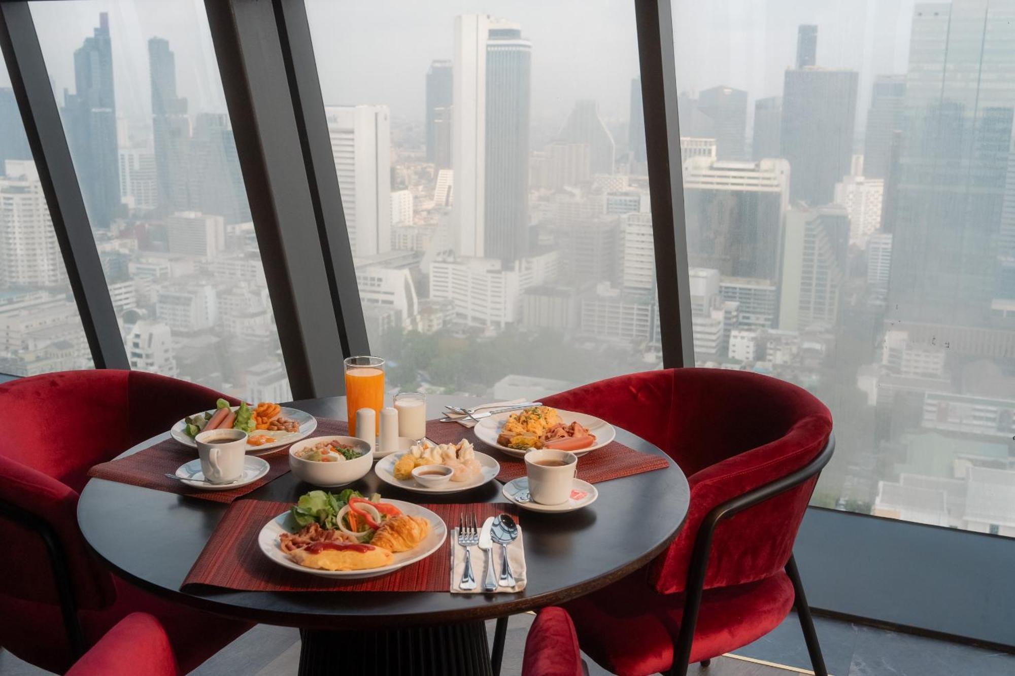 Готель Ascott Embassy Sathorn Бангкок Екстер'єр фото The 87th floor restaurant