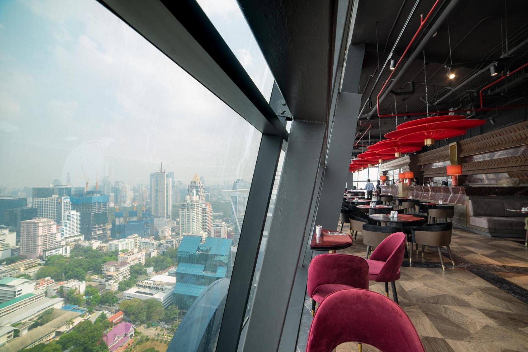 Готель Ascott Embassy Sathorn Бангкок Екстер'єр фото View from the bar