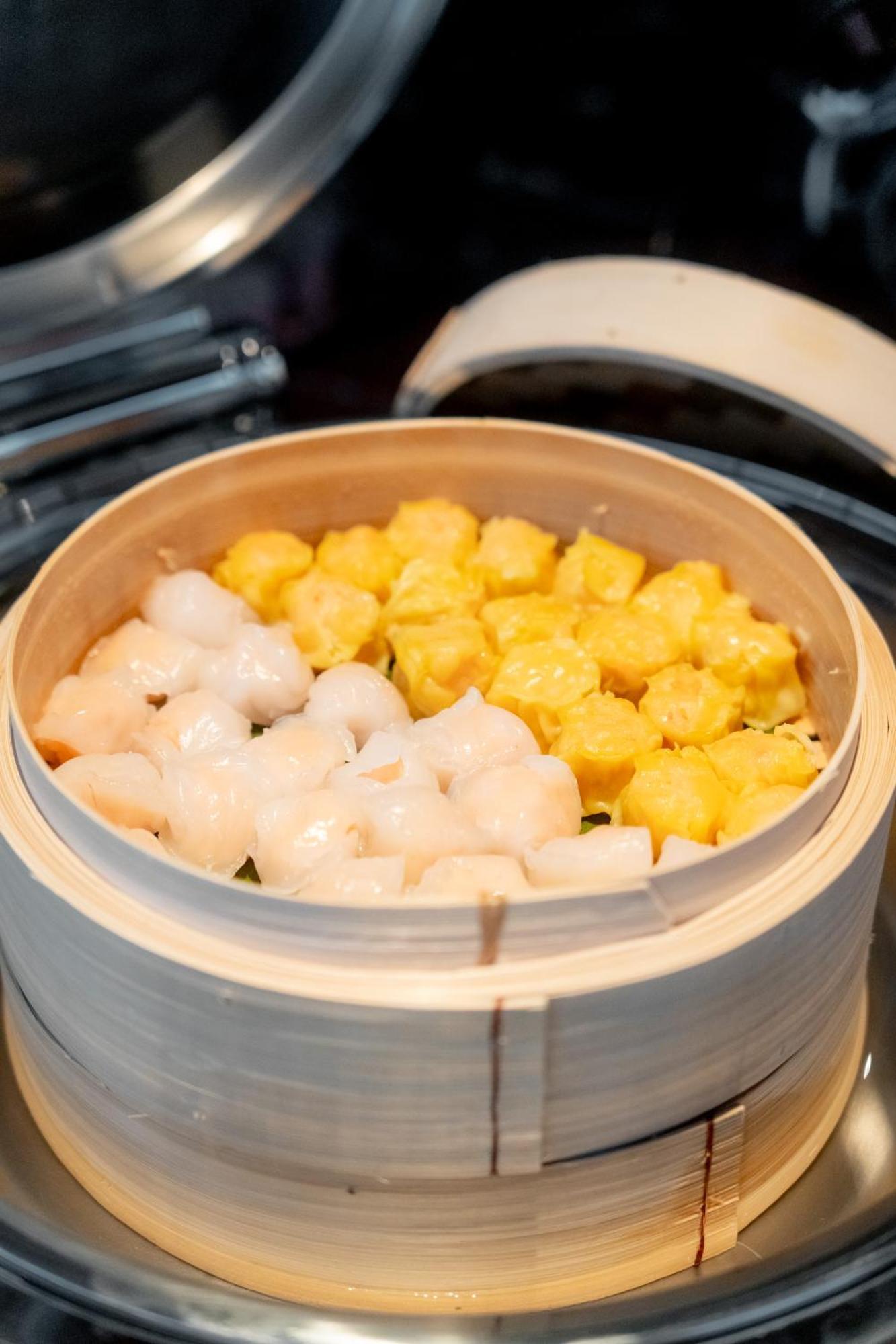 Готель Ascott Embassy Sathorn Бангкок Екстер'єр фото Steamed scallops with egg and corn